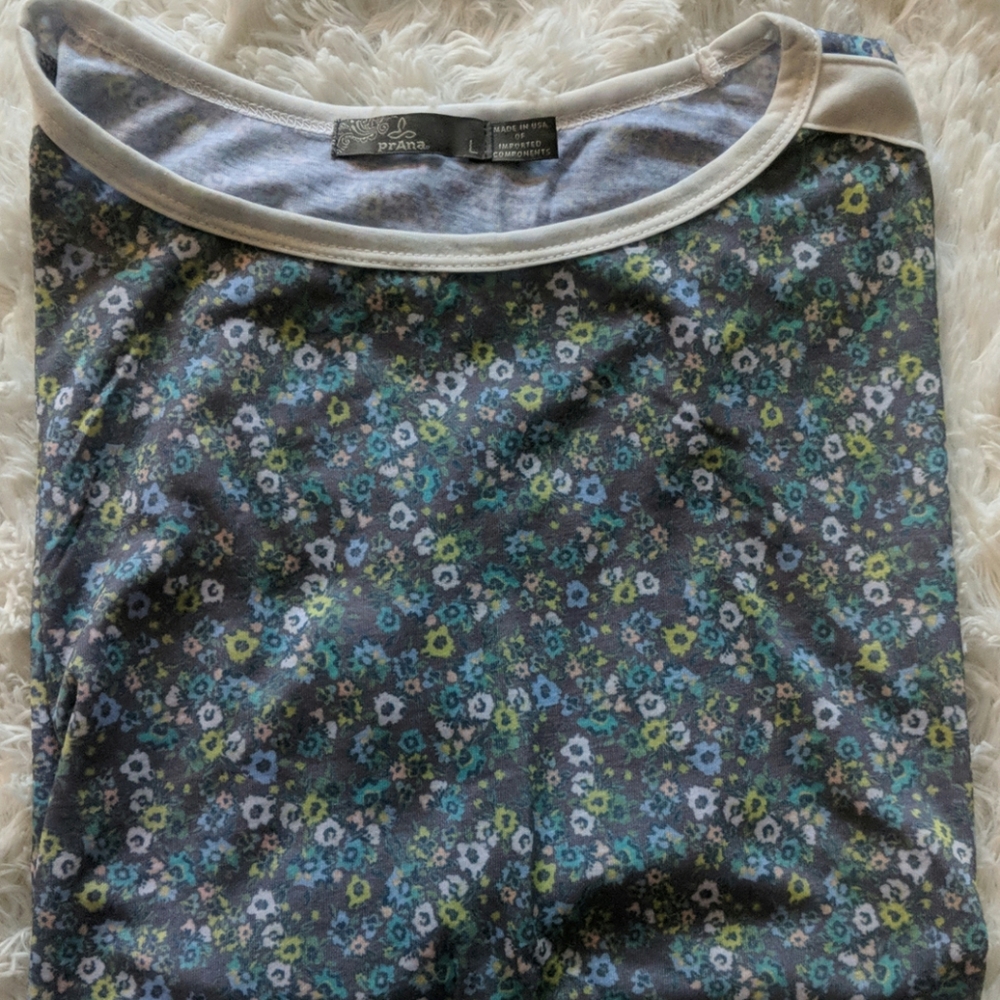 🌸Prana Yoga Shirt